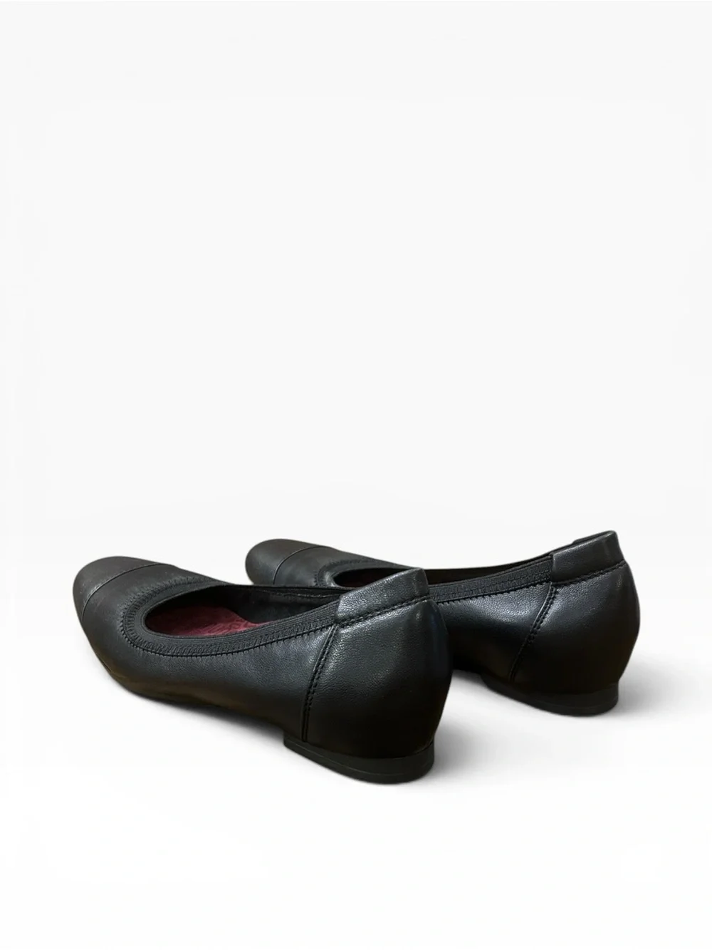 Munro Danielle Black Leather Slip-On Flats Size 7.5